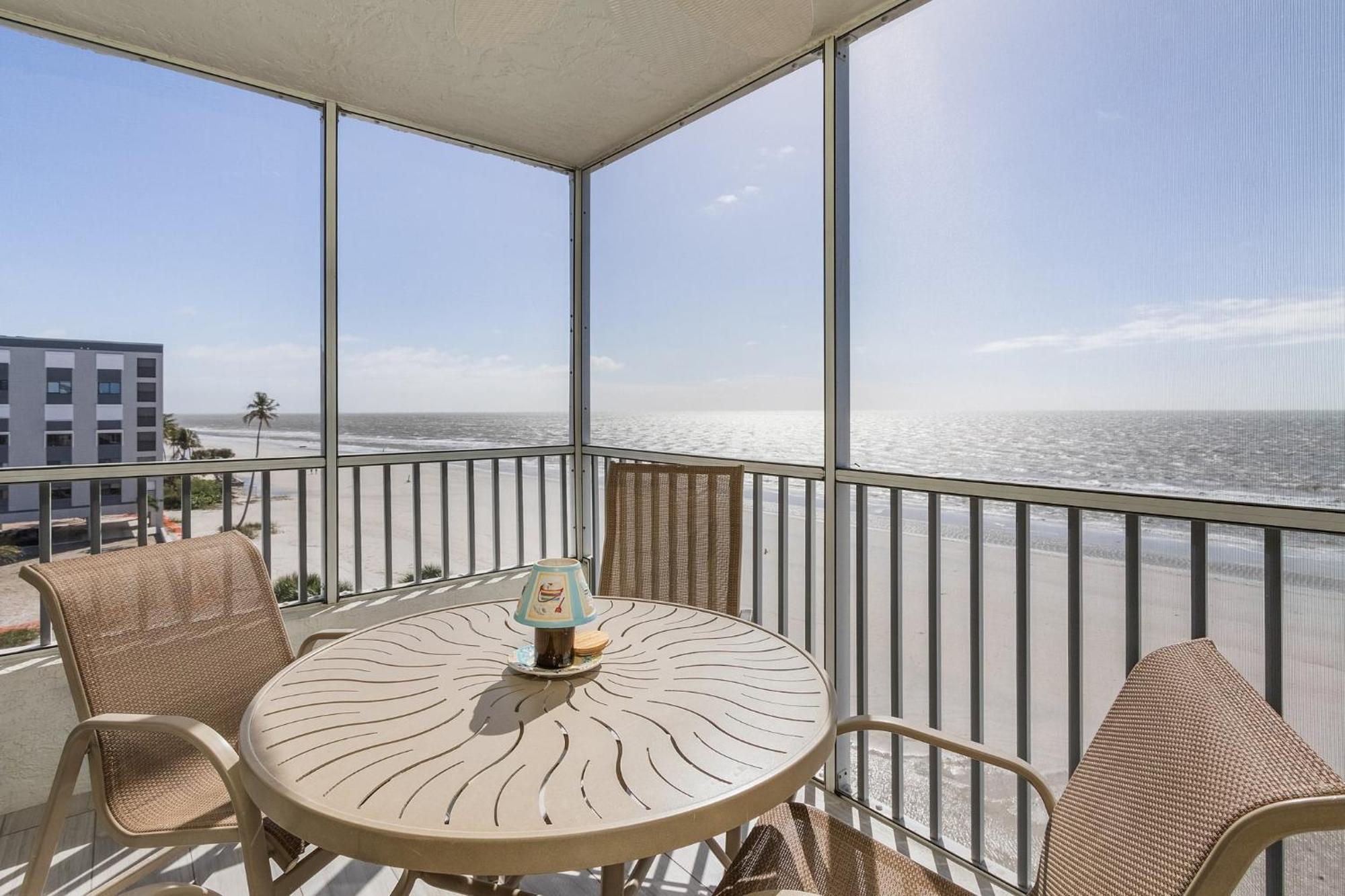 Beachfront Corner: Gulf Views, Pool, Walk Times Sq Villa Fort Myers Beach Luaran gambar